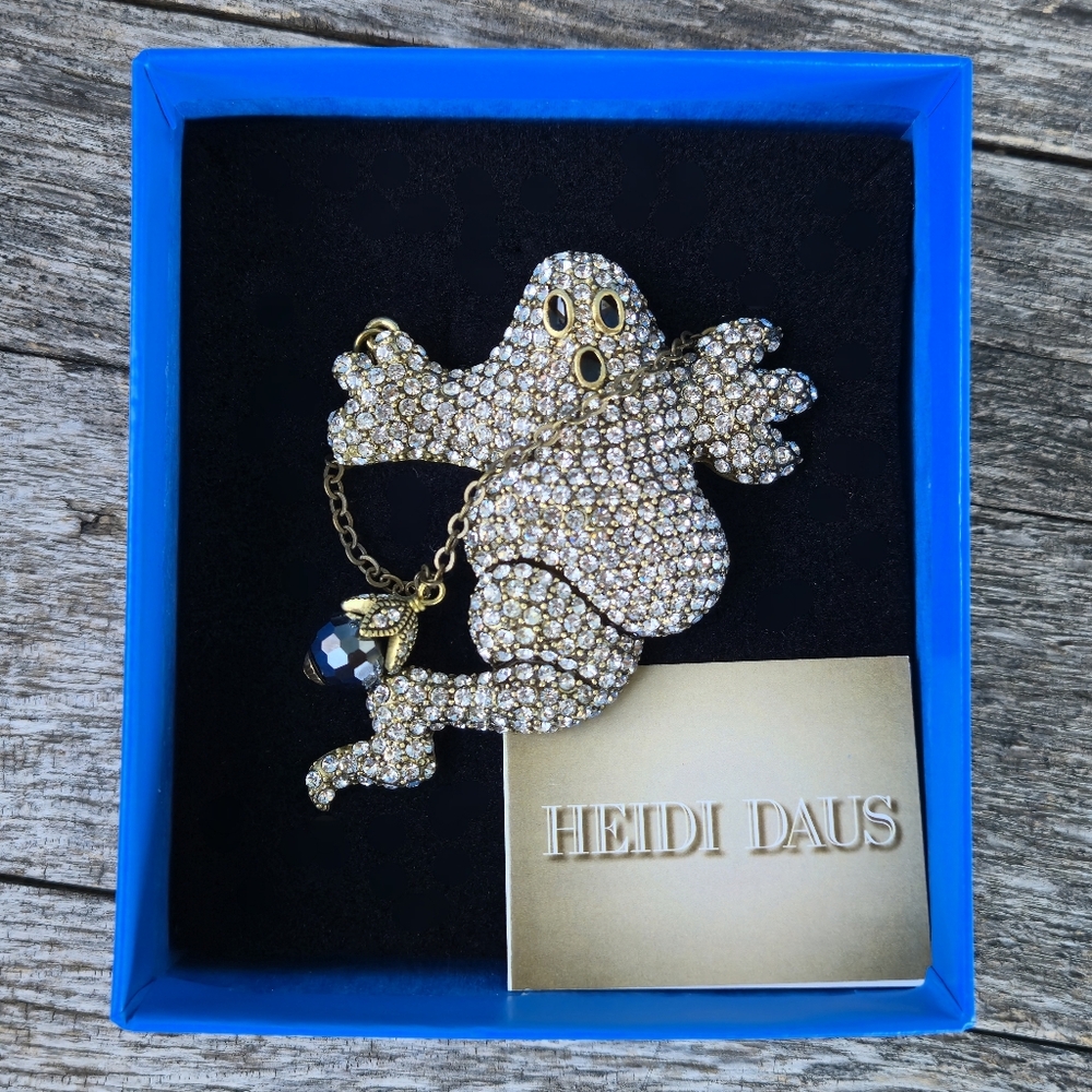 SOLD****Heidi Daus Spooktacular Ghost Designer Signed Brooch Pin original box 👻 - Picture 5 of 11
